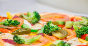 Quantas pizzas para 6 pessoas